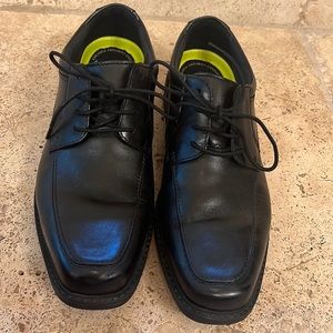 Barely worn men’s dress shoes